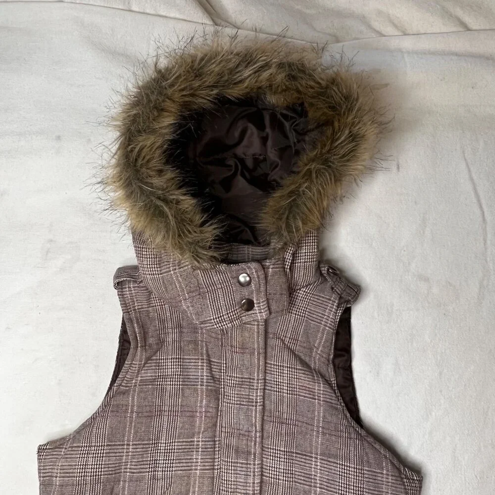 Charlotte Russe Plaid Puffer Vest Faux Fur Hood Brown S Snap Full Zip Pockets - Picture 4 of 16